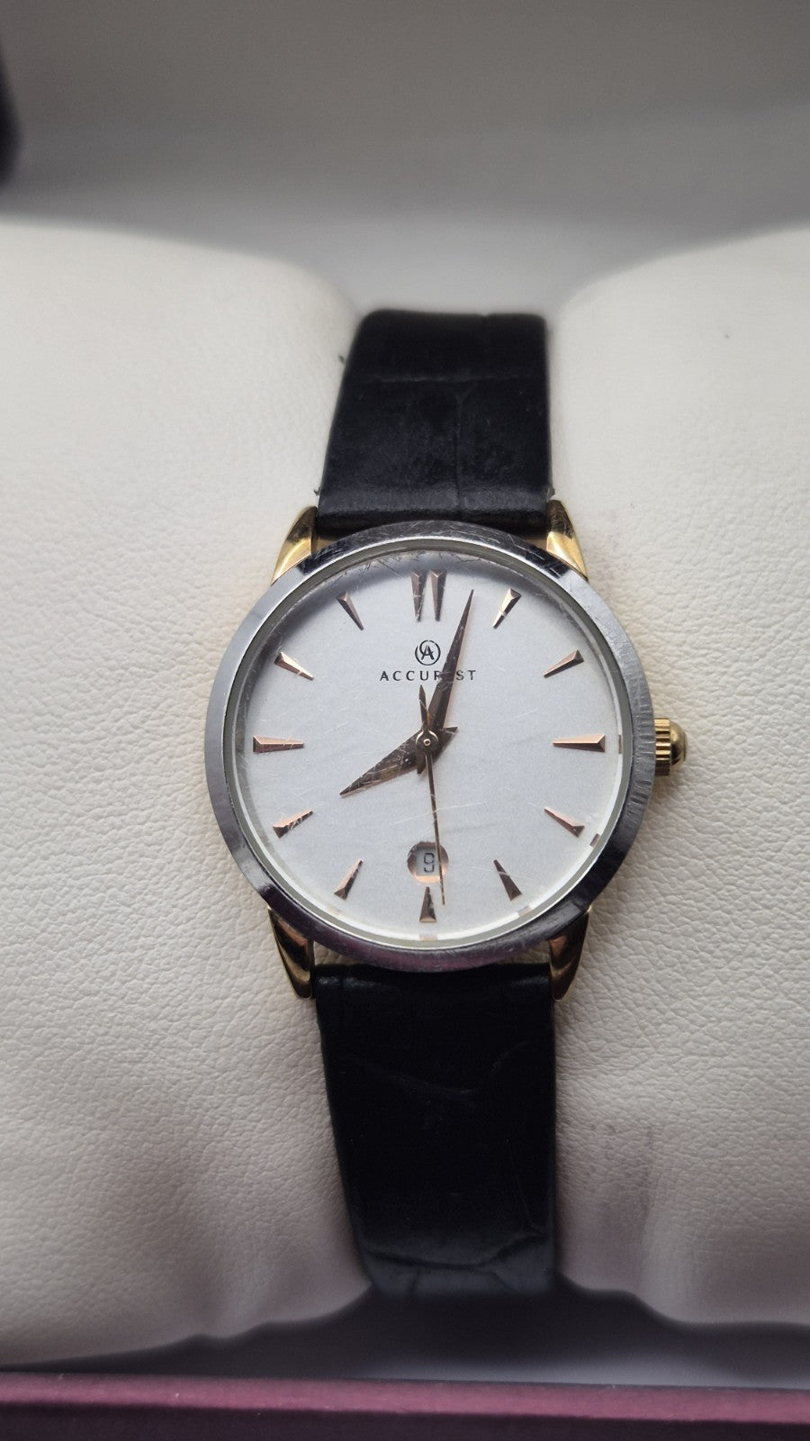 Accurist Ladies Classic Date wristwatch model 8073 with a white dial and...4