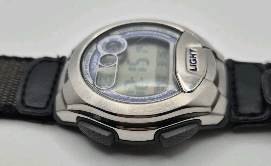 Casio W 752 digital watch0