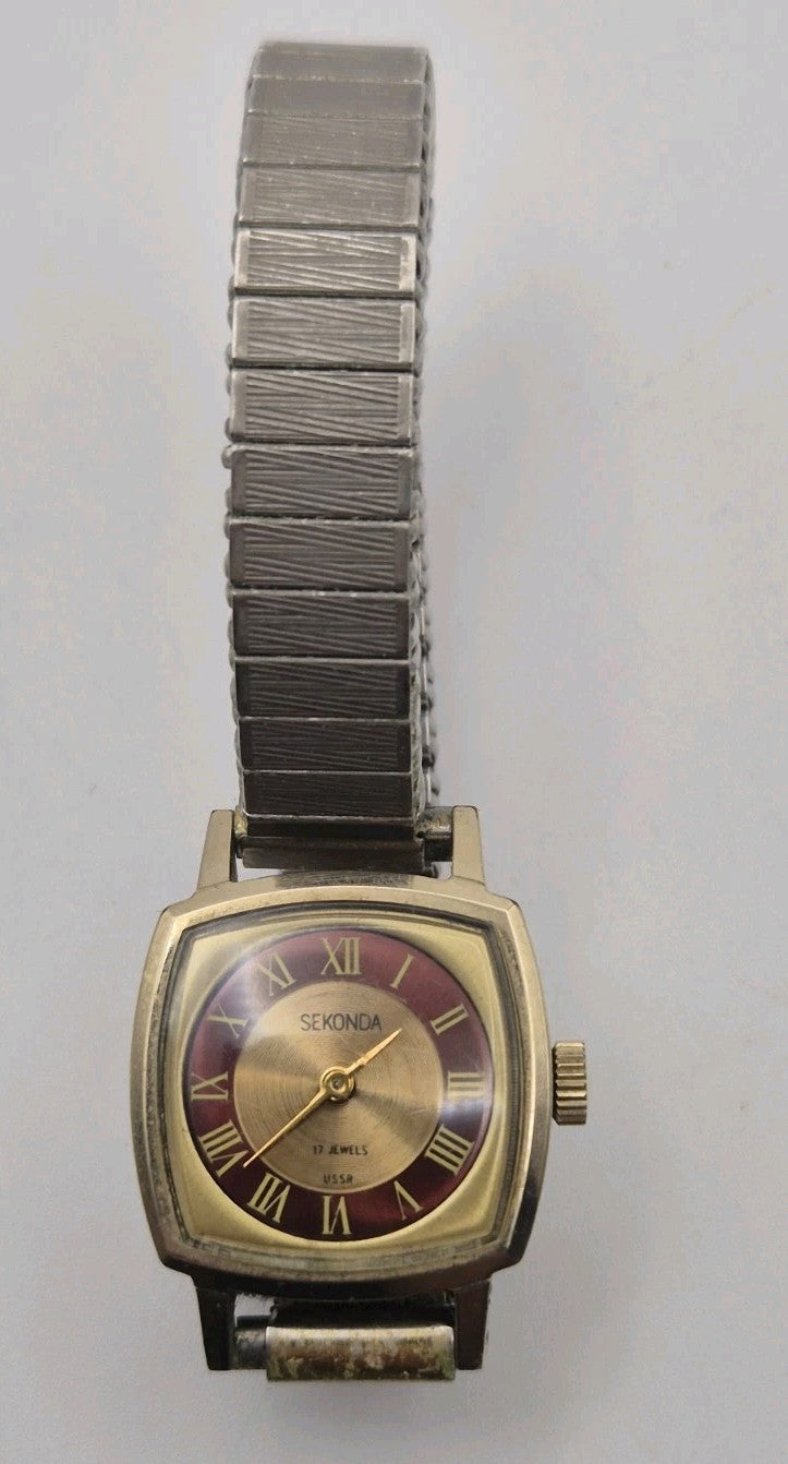 vintage Soviet-era Sekonda 17 Jewels ladies' mechanical wristwatch9