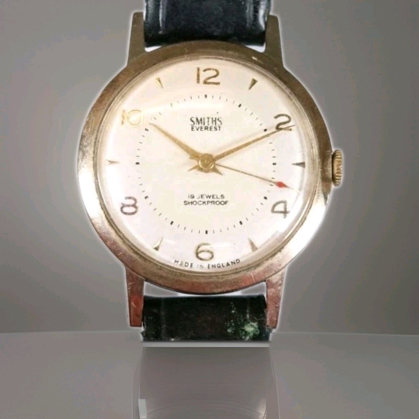 9ct gold Smiths Everest wrist watch. Working0