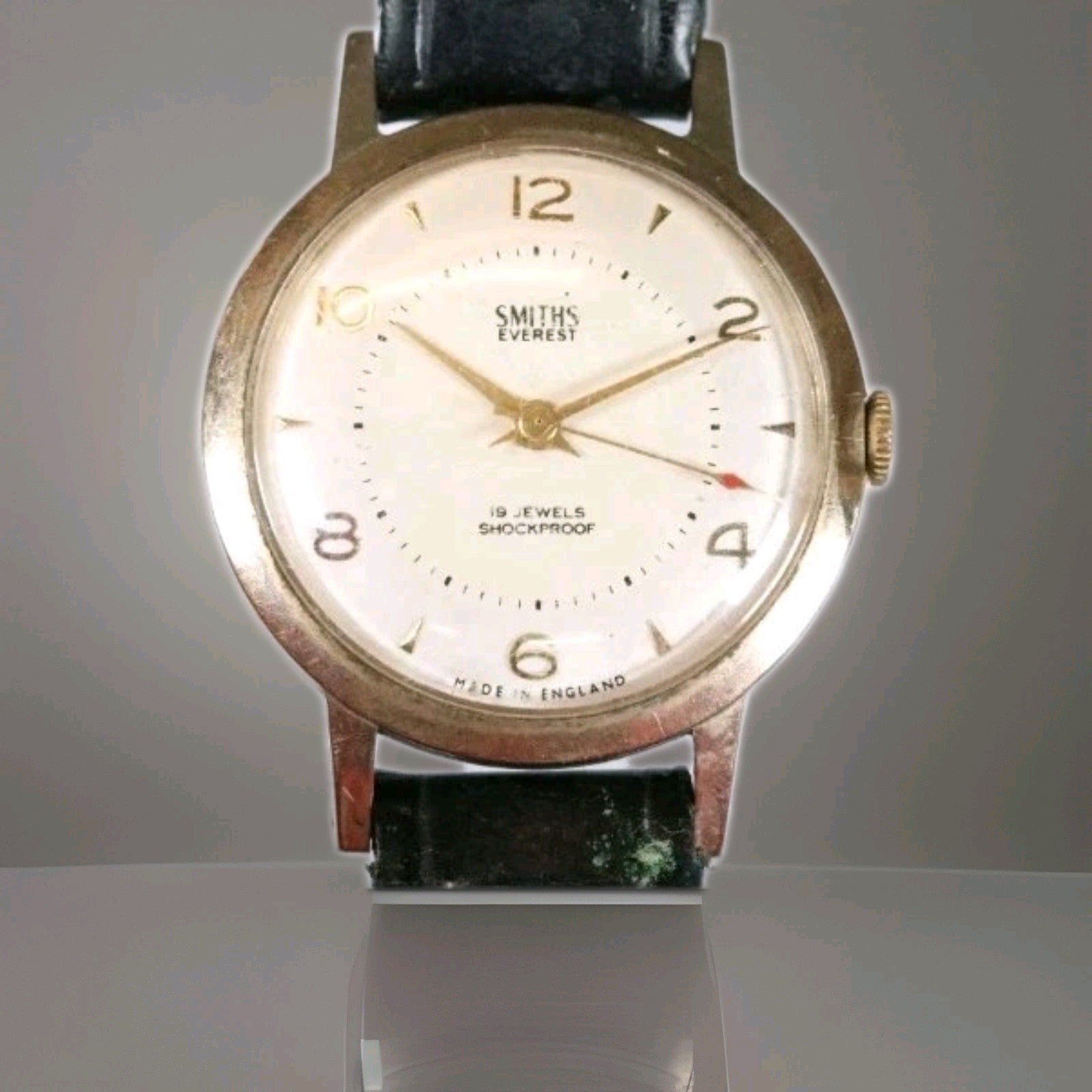 9ct gold Smiths Everest wrist watch. Working0