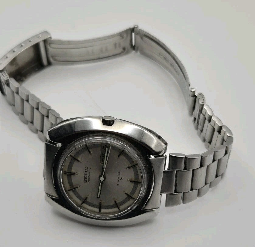 Vintage Seiko Automatic 7006 8040 Day Date Silver Dial – 19J – Japan12