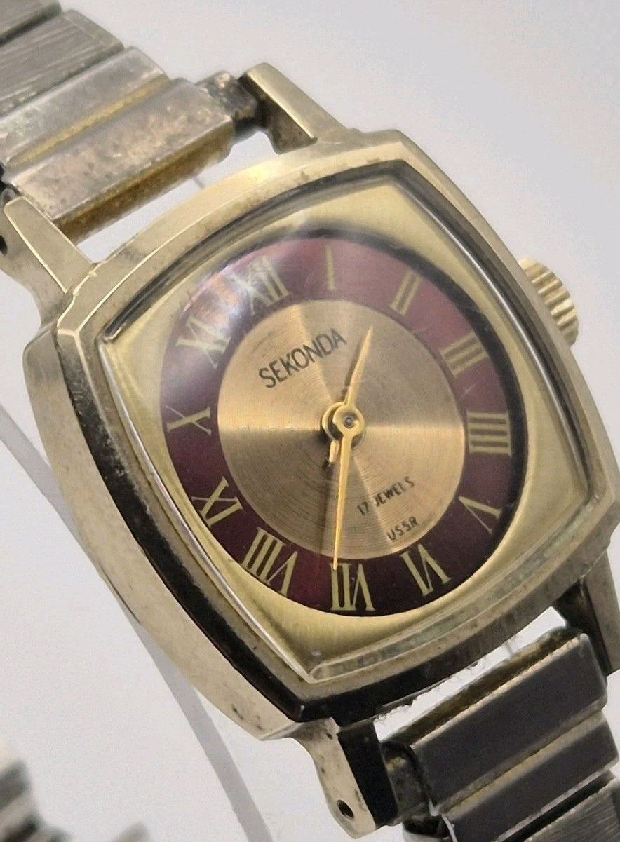 vintage Soviet era Sekonda 17 Jewels ladies' mechanical wristwatch0
